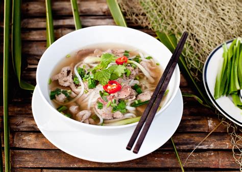 how vietnamese food are influence by france china